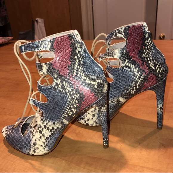 Zara Snakeskin Laceup booties 38 - Picture 7 of 8